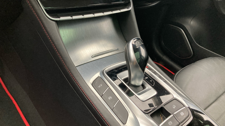 MG Hs 1.5 T-GDI Exclusive 5dr DCT Petrol Hatchback